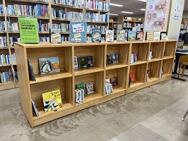 アメリカの禁書を日本語で読む　図書展示風景1